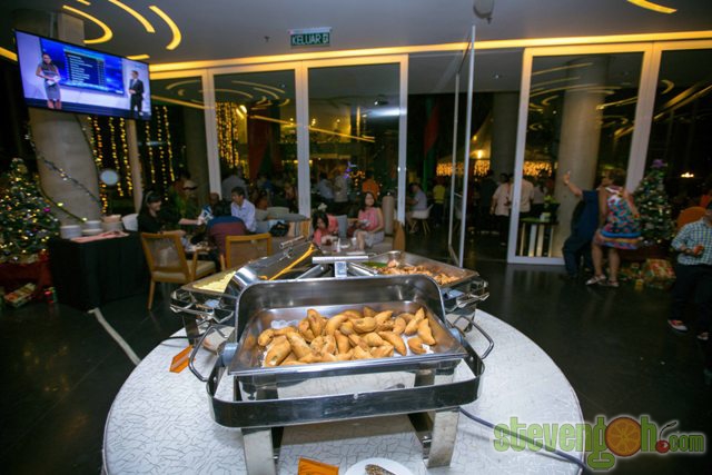 lone_pine_christmas_carols_2015_16