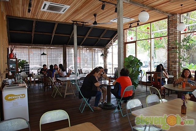 hin_bus_tavern_bricklin15